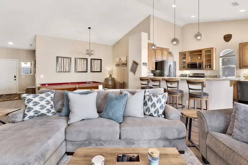 2167-maple Bear Retreat 3 Bedroom Home by RedAwning
