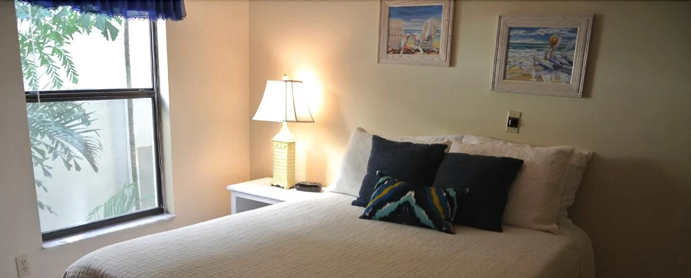 Estero Blvd Condo #258883 2 Bedrooms 2.5 Bathrooms Condo