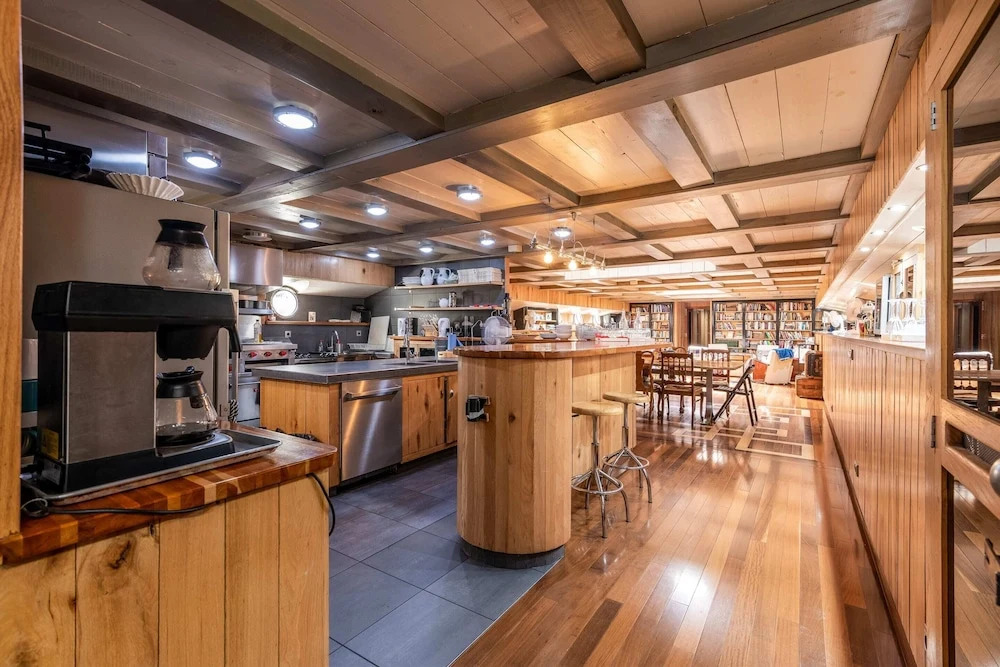 Luxury Canary Wharf House Boat Room 6