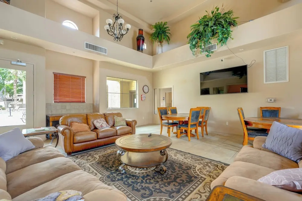 Resort-style Pools & Hot Tubs! Mtn-view Mesa Condo
