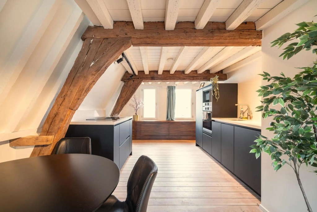 The Hendrik Square Residence