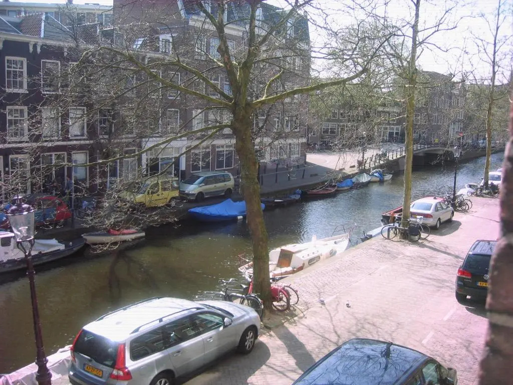 Jordaan Canal View Apartment