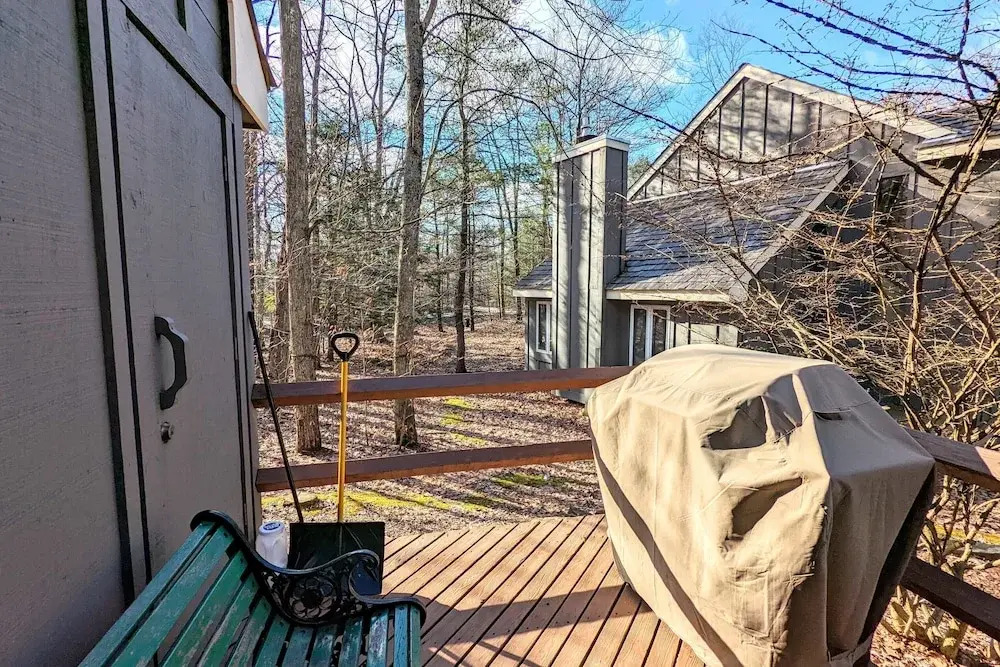 Alpine Allure by Avantstay Indoor Hot Tub, Game Loft, Enclosed Deck