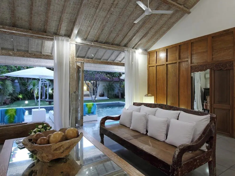 Villa Putih Seminyak