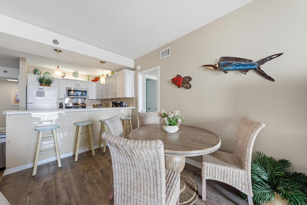 Romar Place 202