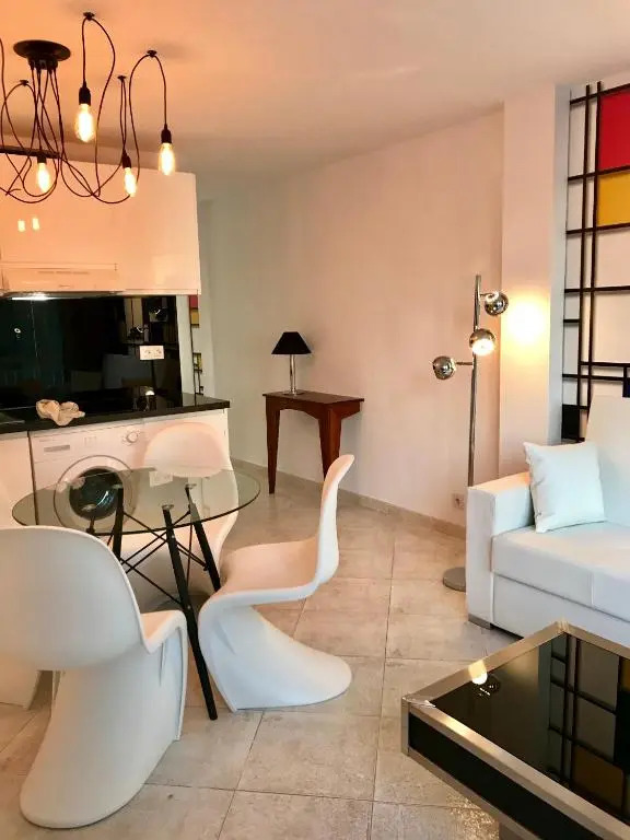 VIRGINIA Levante beach apartments