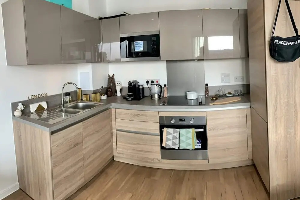 Stylish and Chic 1 Bedroom Apartment in Canning Town