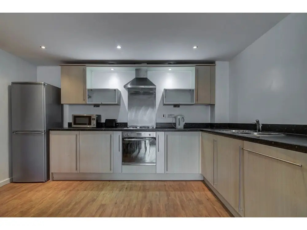 Bright & Modern 2-bedroom Flat - Sleeps 4