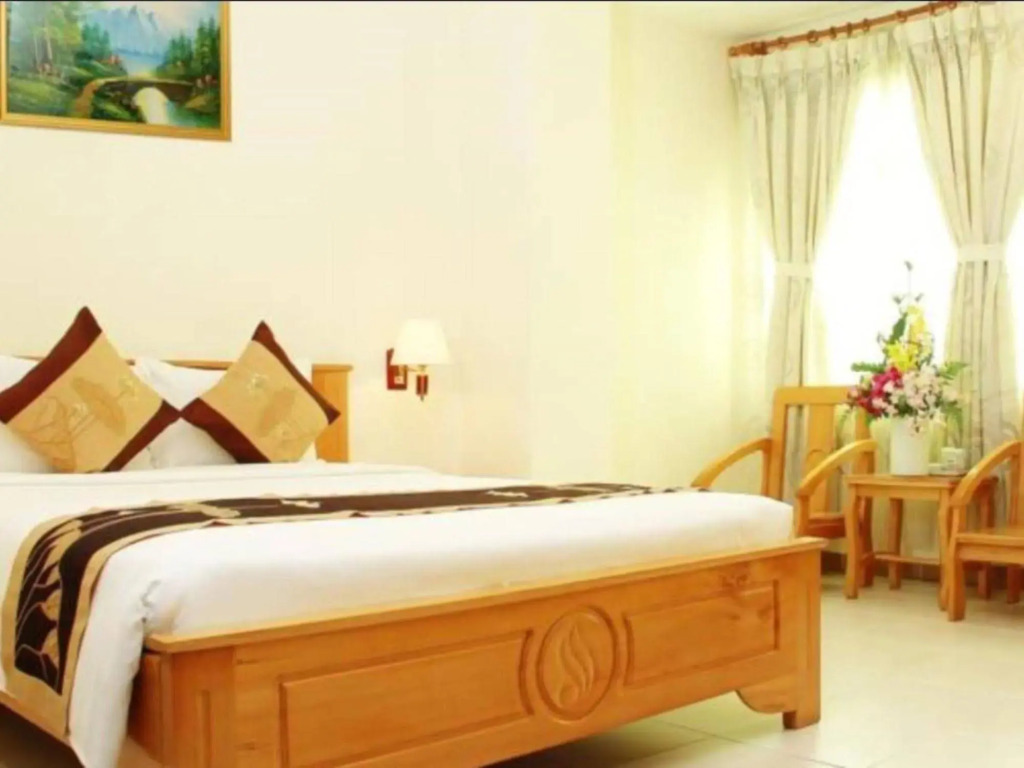 Ho Sen - Lotus Lake Hotel