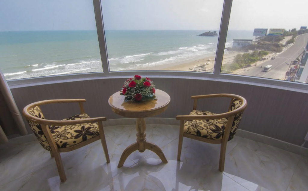 ONE SEASON BOUTIQUE HOTEL Vung Tau - BEACHFRONT