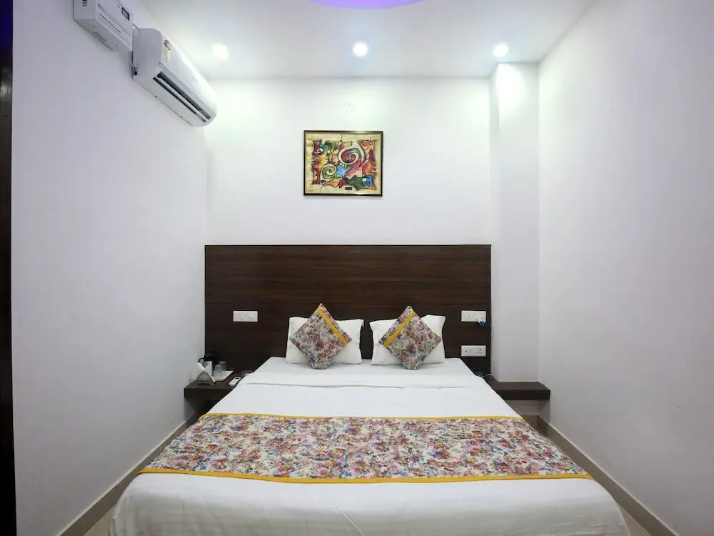 Starlet Prime by OYO Rooms