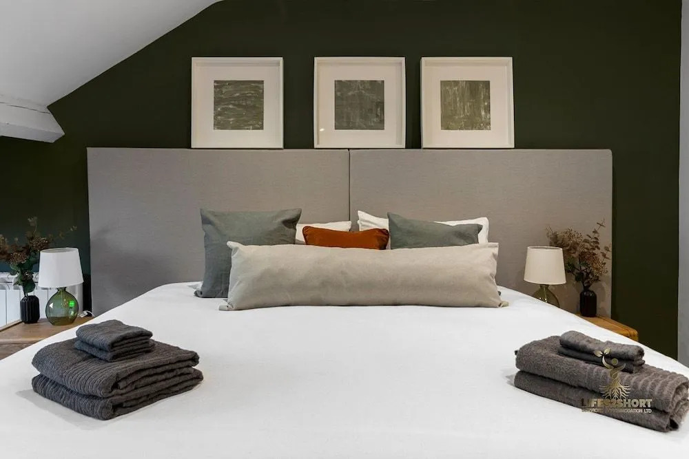 Luxe Courtyard Apt - Exeter City Centre