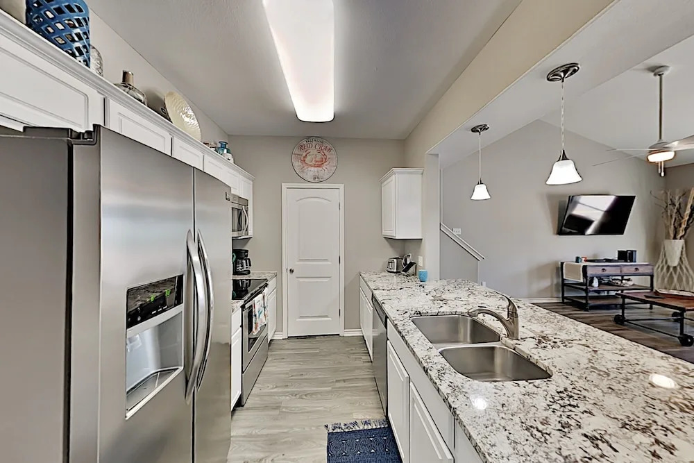 Island Getaway W/ Pools - Near Beach & Waterpark 3 Bedroom Townhouse