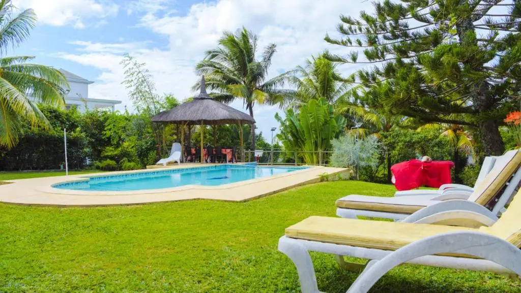 Spacious villa with sea view in Trou DEau Douce