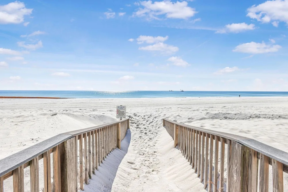 Dolphin Harbor 1B Bay Beach Access Sleeps 10 Three Bedrooms 3 Baths