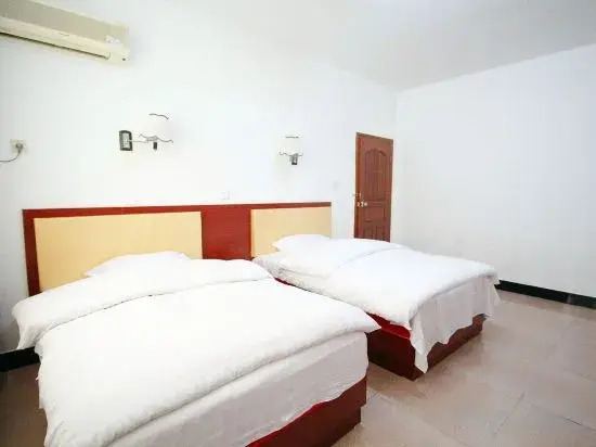 Jiujiang Longxiang Express Hotel (Lushan High-speed Railway Station)