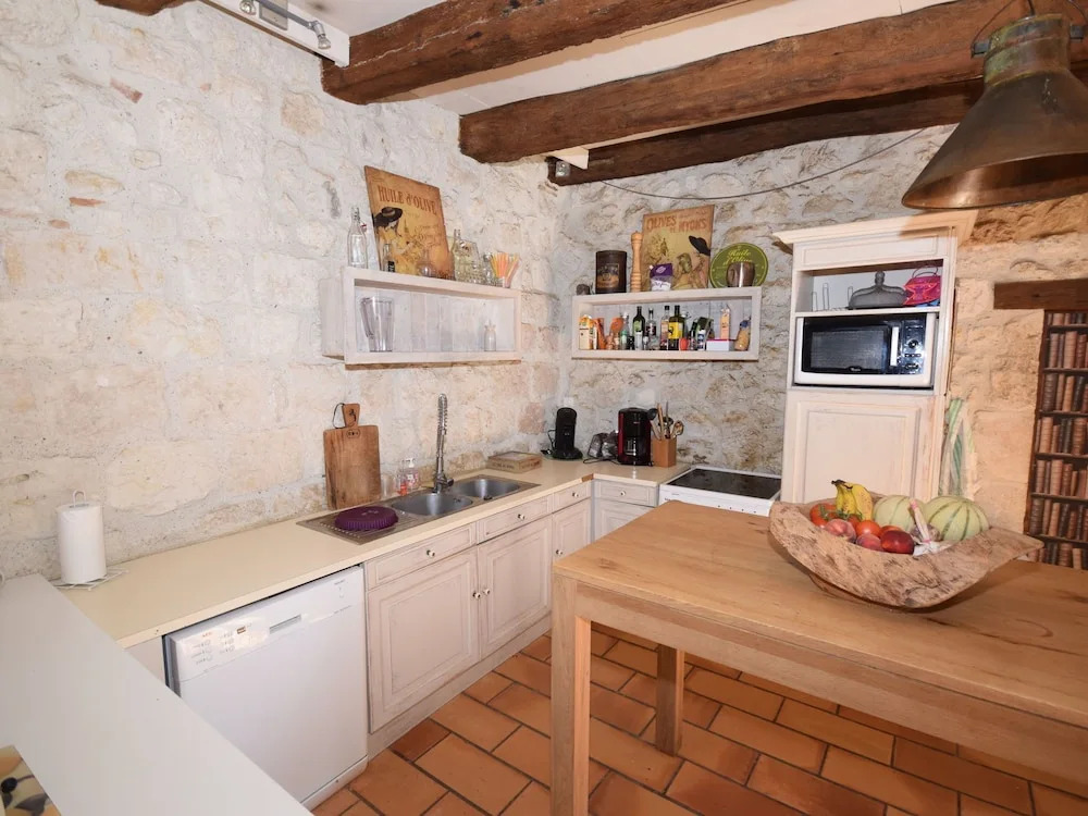 Castle 12th century with private pool close to Agen