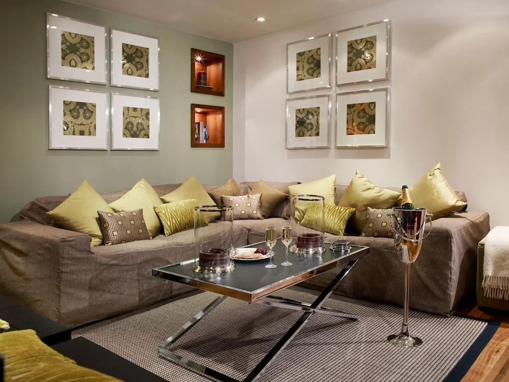 Palace View - Two Bedroom Apartment