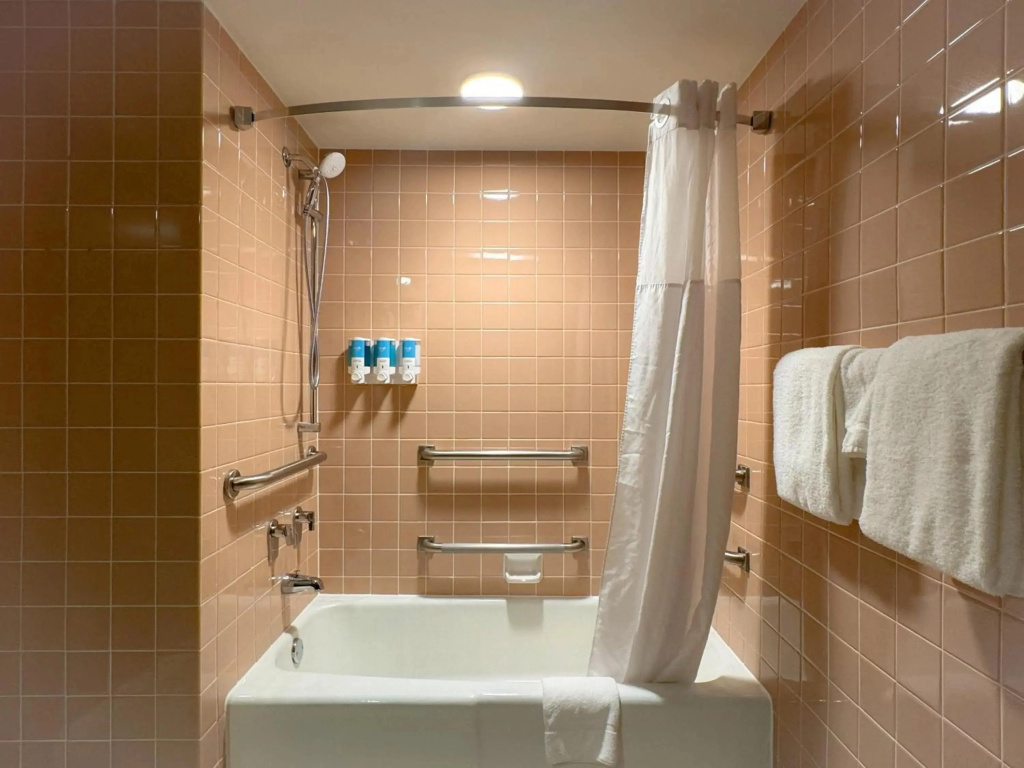 Heritage Inn & Suites St. Louis/Fenton, Trademark by Wyndham