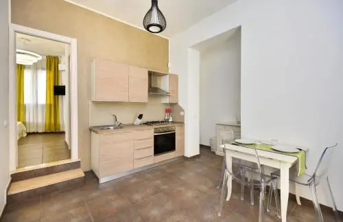 Damavi Suite