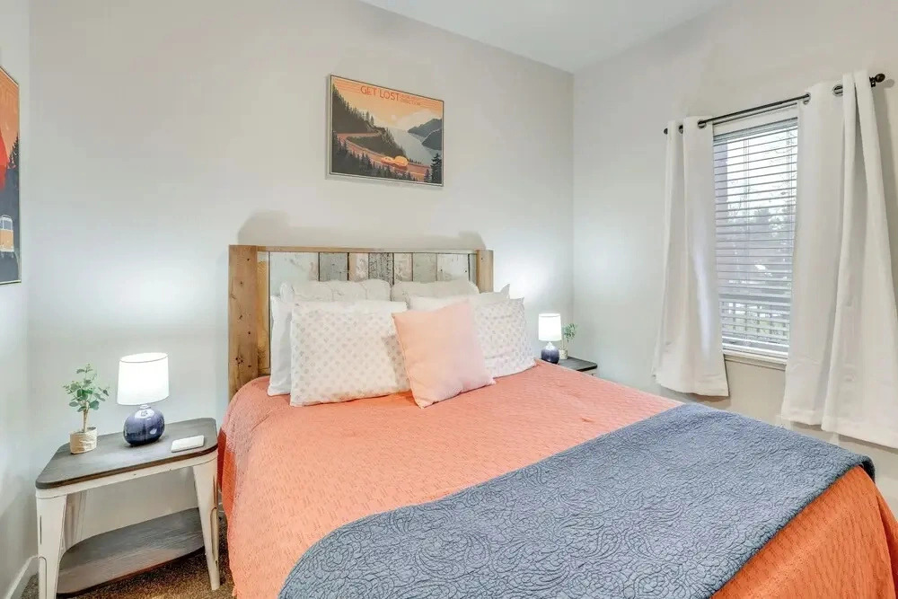 Year-round Fun in Traverse City! Pet-friendly Unit