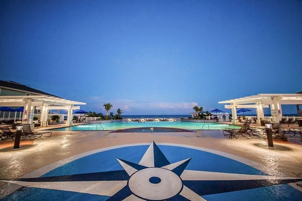 New Listing! Bay-view Gem W/ Pool, Hot Tub & Beach 2 Bedroom Condo