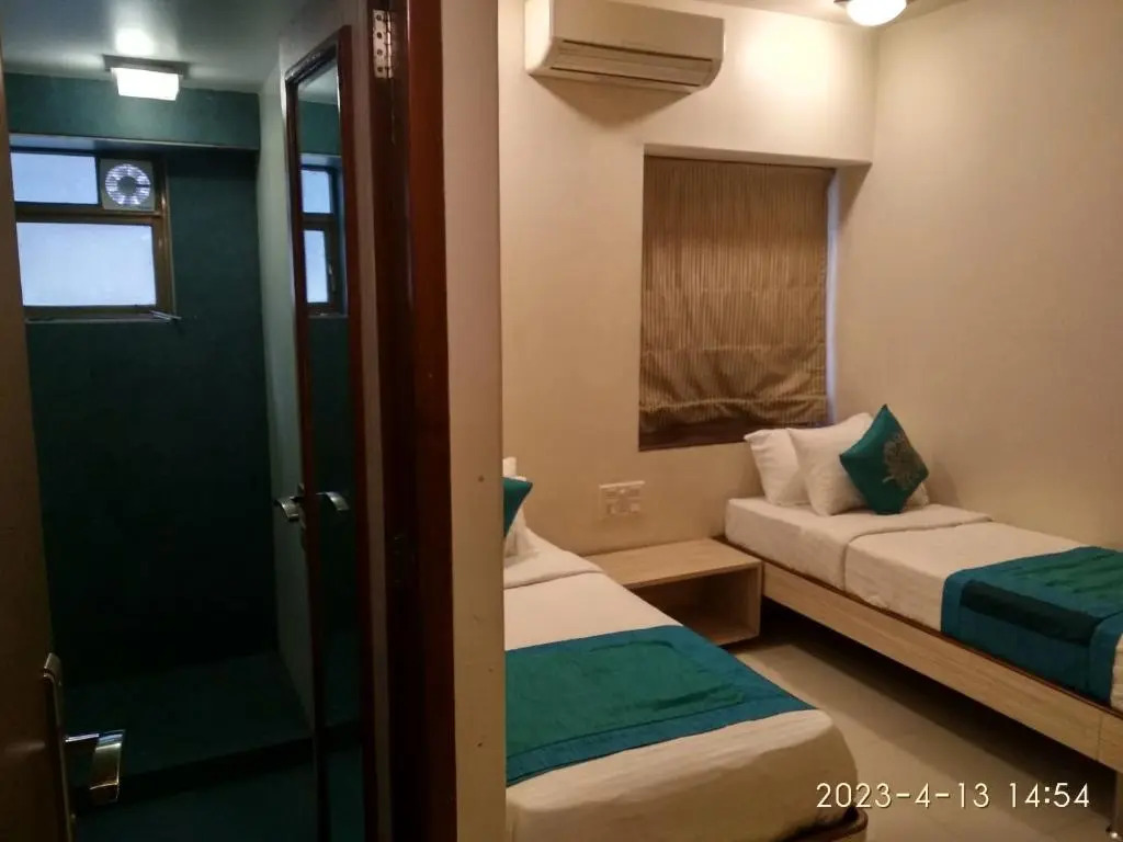 Apollo Guest House - Colaba Causeway