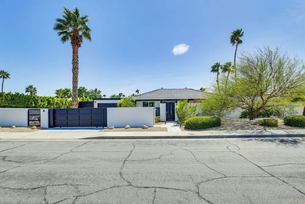 Mtn Views & Outdoor Oasis: Palm Springs Getaway