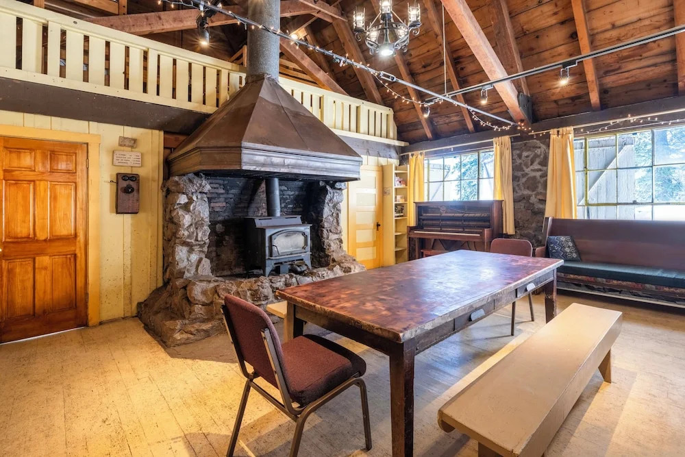Clair Tappaan Lodge