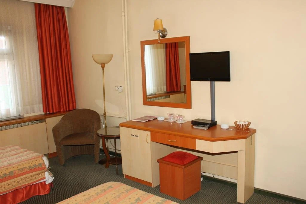 Kasmir Hotel