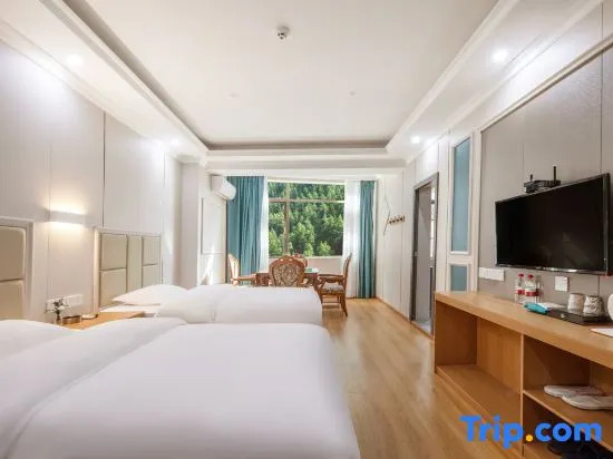 Yayajiang Xueyu Qingcheng Hotel