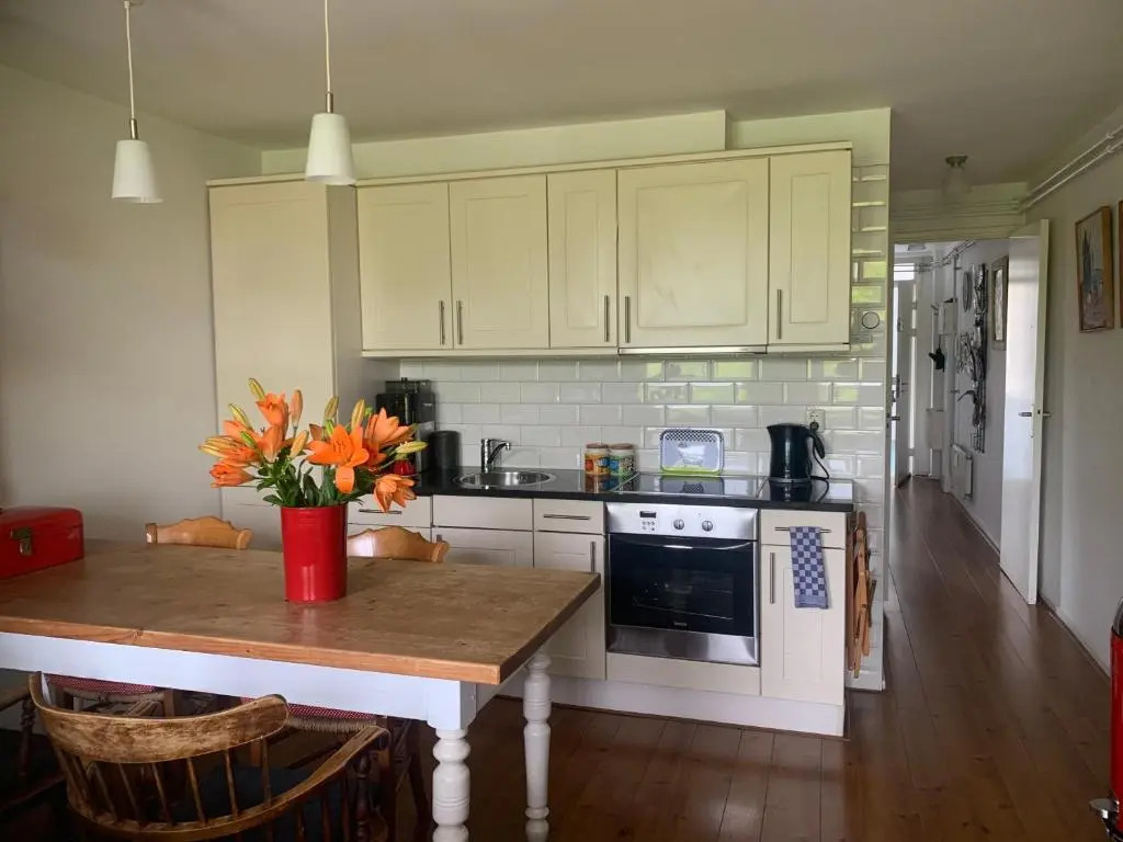 Homeawayhome C&R 1