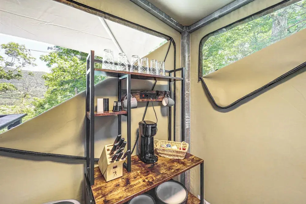 Mtn-view Deck: Scenic Glamping Getaway Near Boone!
