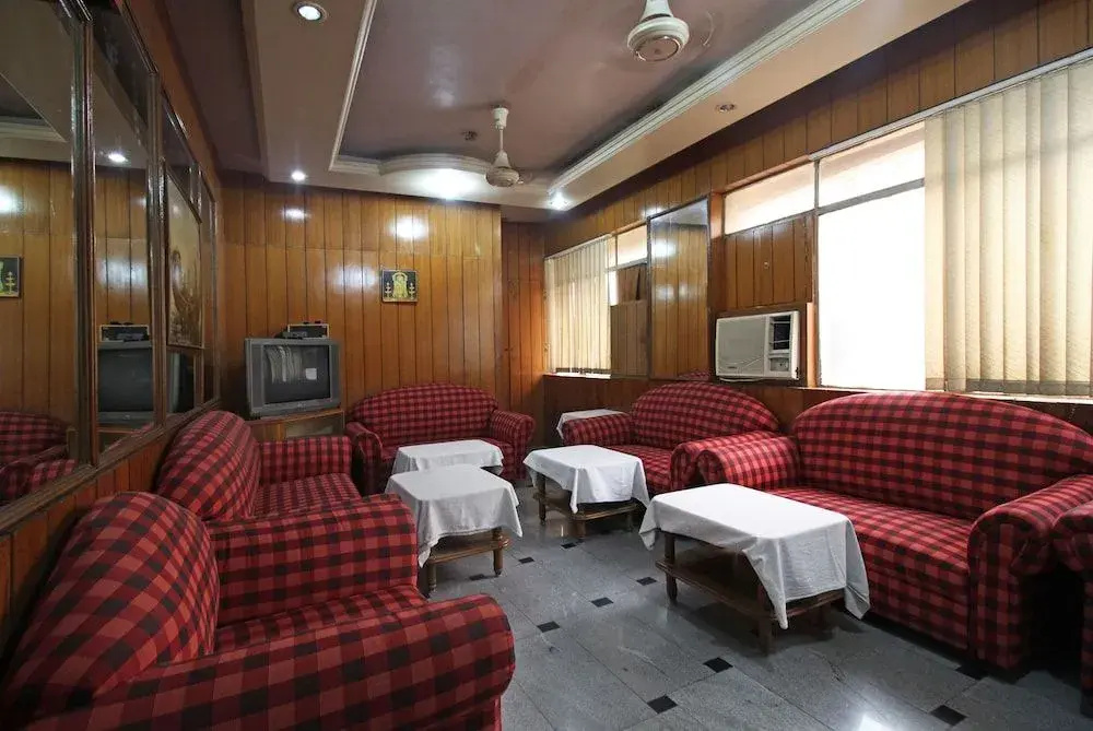 OYO 5047 Hotel President