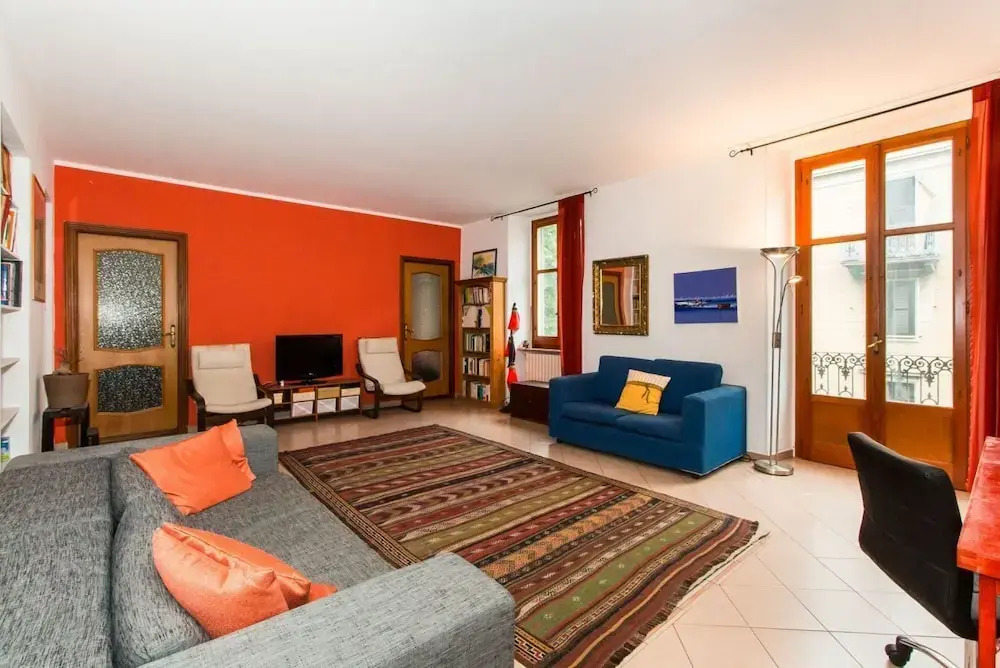 Vanchiglietta Roomy Apartment
