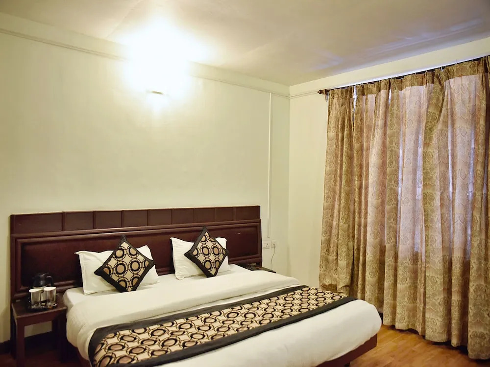 Hotel Him Shakti by OYO Rooms