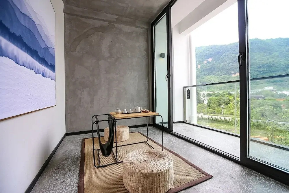 Zhangjiajie Yu Realm Hotel - Ancient Charm - Modern Luxury - Your Perfect Journey - A single pick-up or drop-off