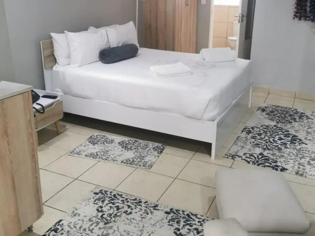 Comfort e Casa Lodge Near OR Tambo Airport