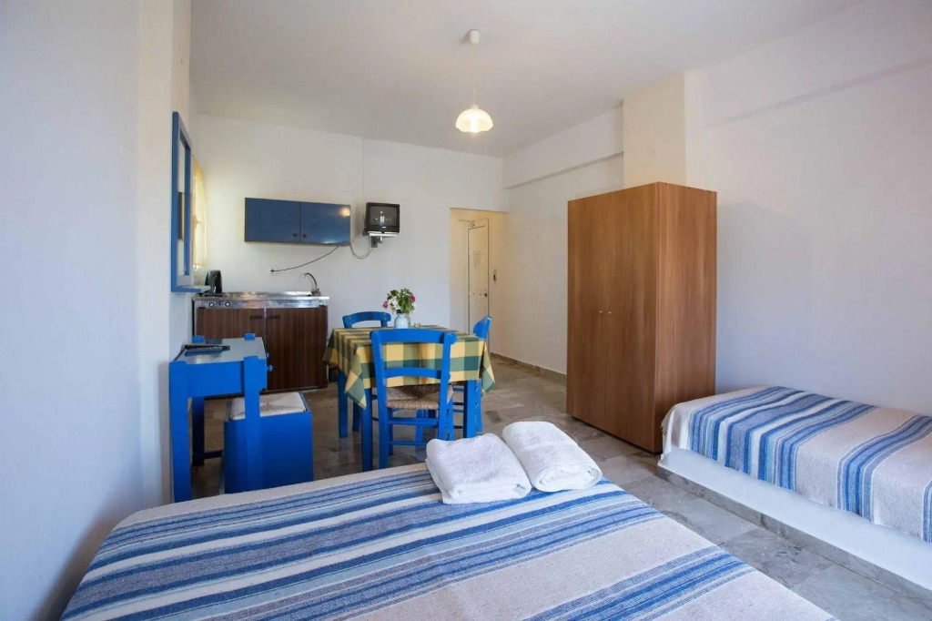 Helios Studios & Apartments