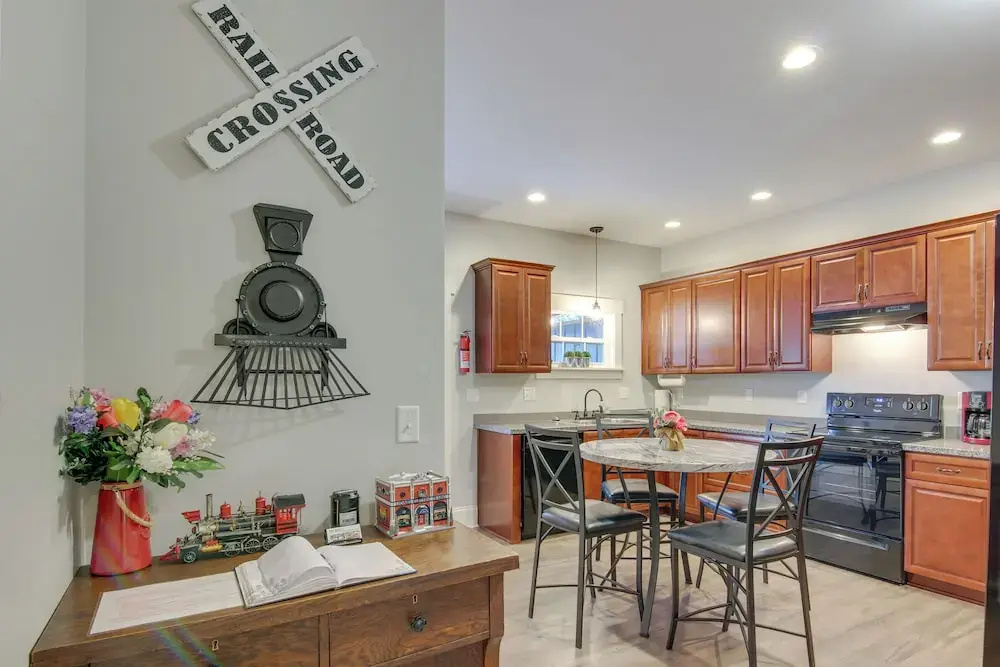 Airy Apartment With Deck - Walk to Main Street!