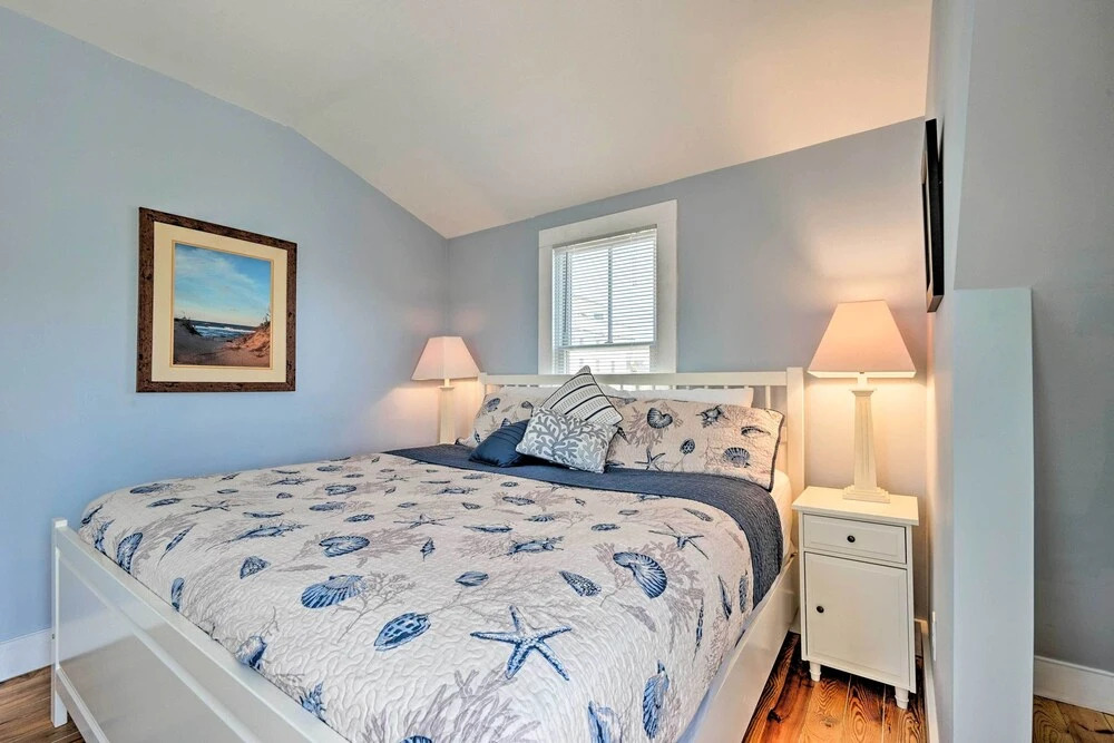 'captain's Quarters' Updated Provincetown Apt