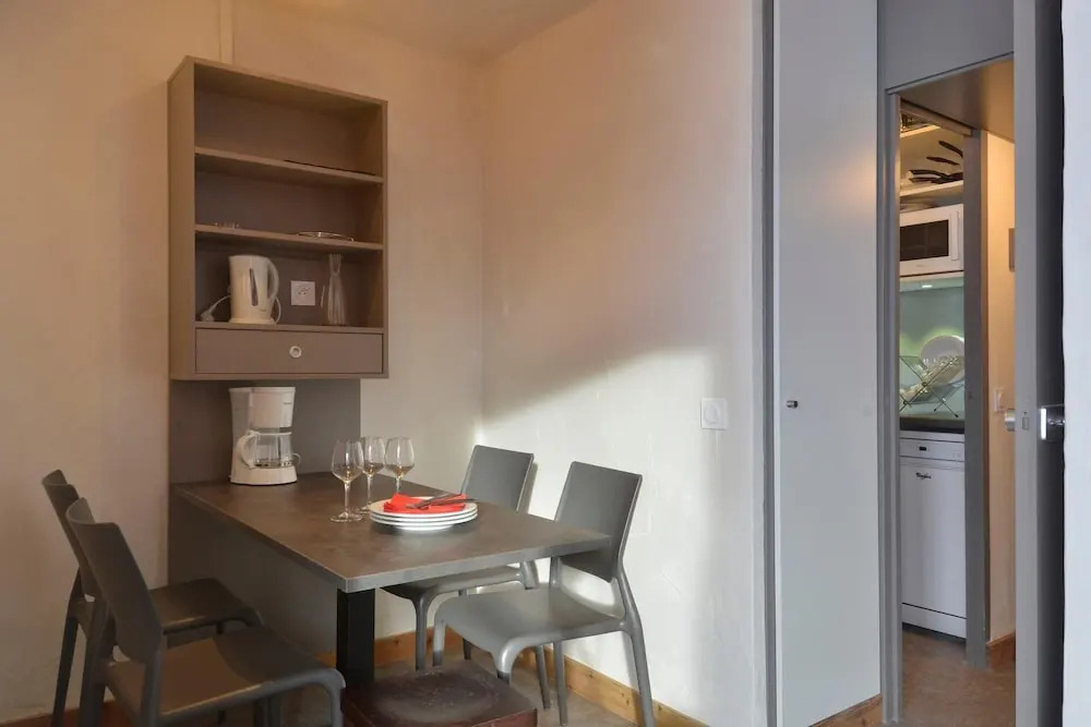 Residence Saintjacques Two-roomed Apartment for 4 People in the Resort Center Sj84