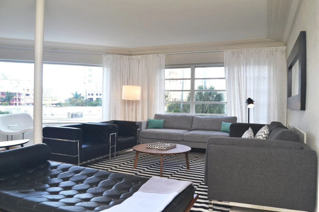 North Beach Hotel