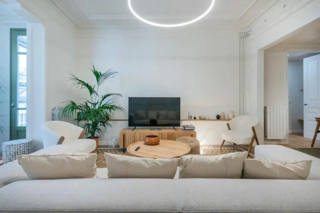 Amazing 5 bedrooms 5 bathrooms by Plaza Catalunya