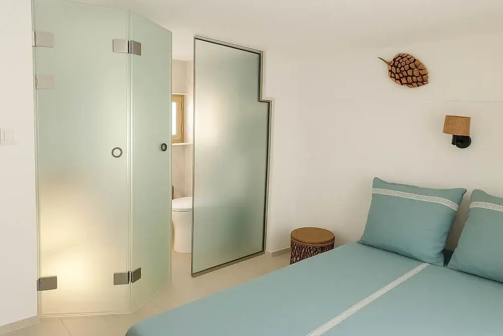 Milolithos Sunkissed Getaway Seaside Pool Escape