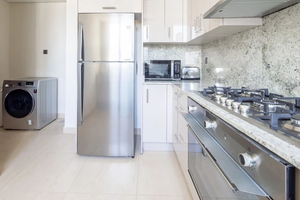 Luxurious Living In This 2BR With Study in Downtown Dubai - Sleeps 5!
