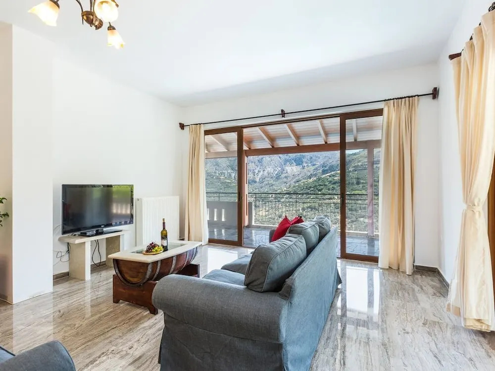 Villa Asigonia with Heated Pool & Whirlpool