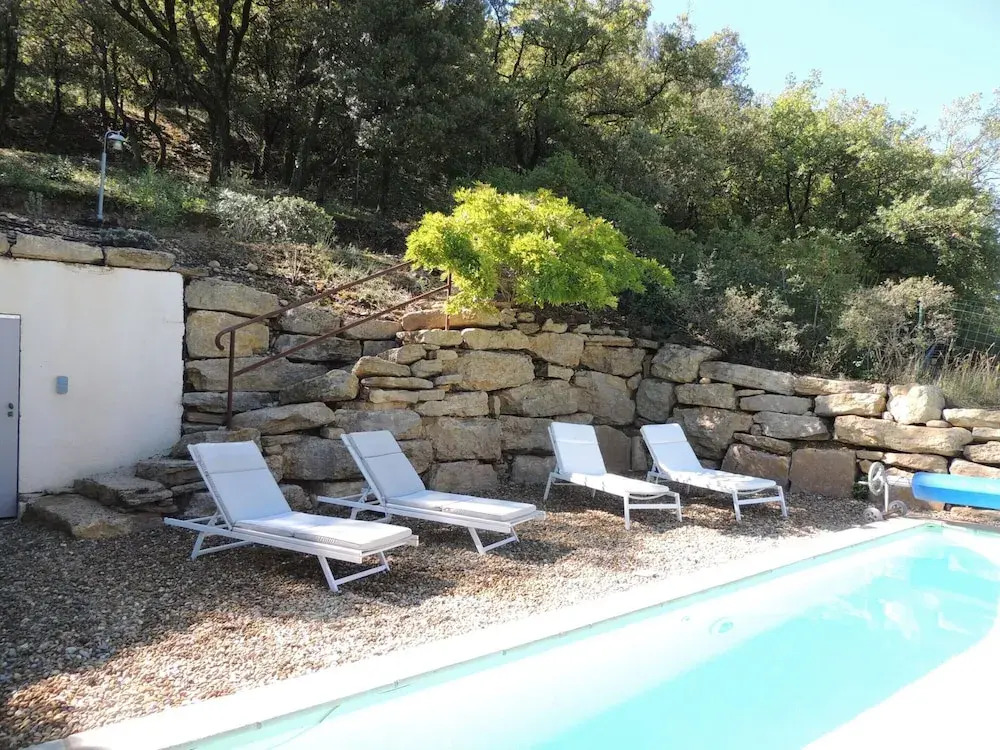 House in Buisson With Provencal Charm