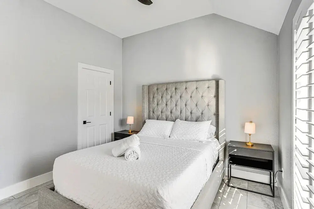 2 Living Areas, Fireplace! Gem 11 Mi to Fort Worth
