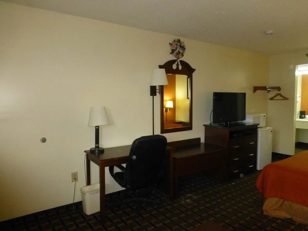 Coach Inn - Summerville